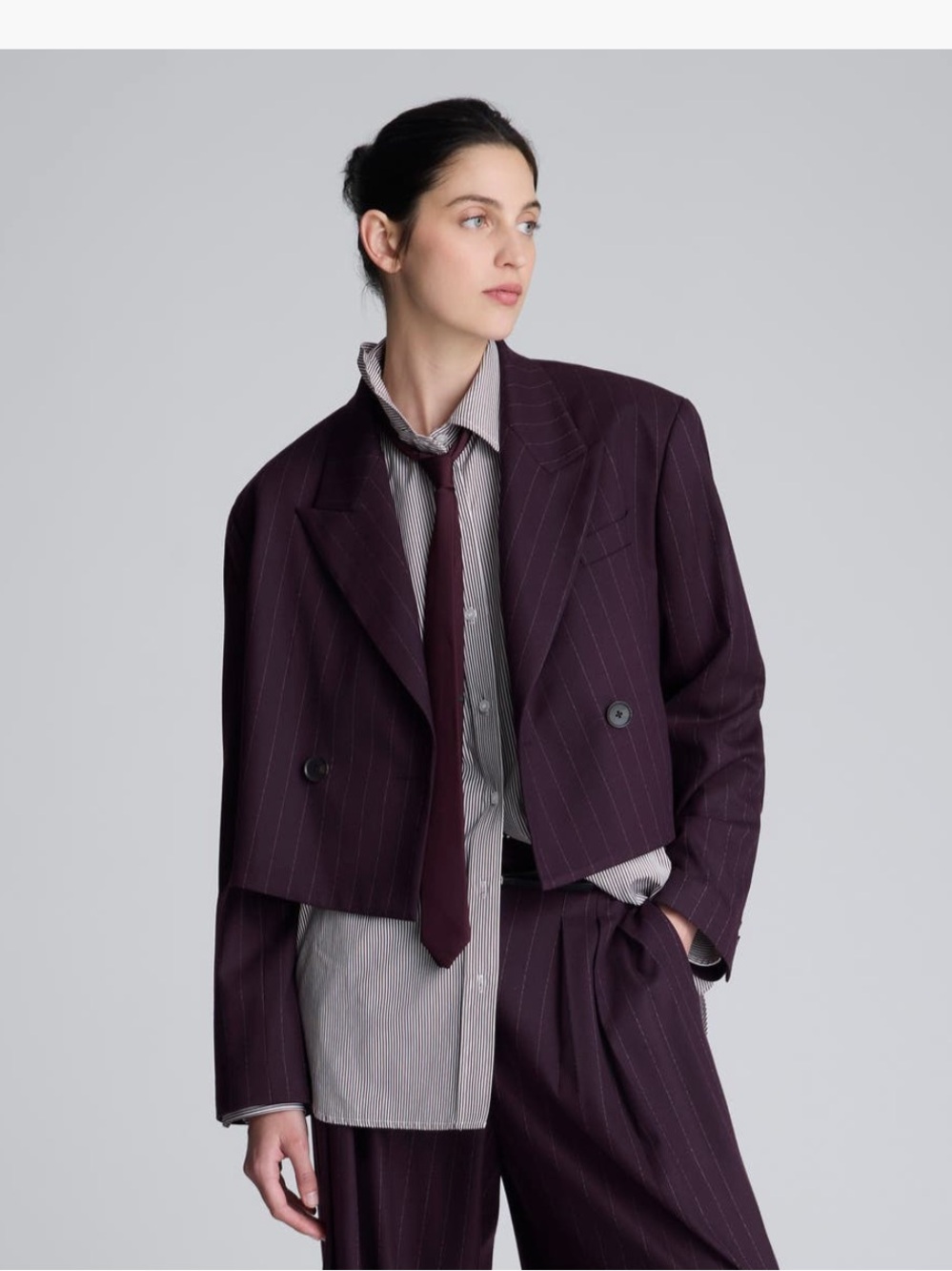 Kenneth Cole Double Breasted Crop
Boyfriend Blazer Maroon Size L - Picture 3 of 4